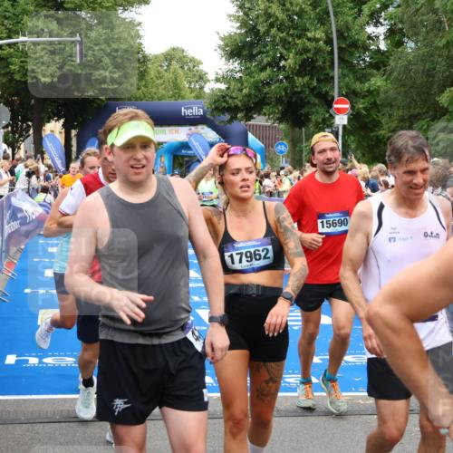 29.06.2025 - hella hamburg halbmarathon Zöllner http://msf.ph/oto/8219127 29.06.2025 10:52:02 Ziel 4033, 5102, 5336, 6390, 7130, 7409, 7724, 8413, 8977, 10057, 13799, 15356, 15506, 15690, 17978, 18869 meine-sportfotos.de