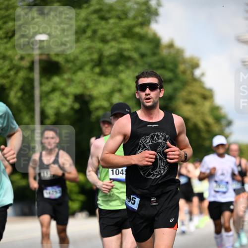 29.06.2025 - hella hamburg halbmarathon Dr. Thomas Lammeyer http://msf.ph/oto/8219142 29.06.2025 09:49:30 Kennedybrücke 2525, 3809, 3843, 3955, 4463, 4812, 5042, 6169, 6495, 7055, 7845, 8062, 8784, 8956, 9345, 10298, 10453, 10929, 11199 meine-sportfotos.de