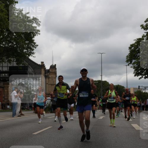 29.06.2025 - hella hamburg halbmarathon Yannick Fuchs http://msf.ph/oto/8219157 29.06.2025 10:45:57 20KM 2287, 2364, 2396, 2397, 2595, 2670, 2818, 4140, 4814, 5008, 5102, 6286, 6390, 6657, 6776, 7409, 7724, 7732, 7786, 8371, 8413, 8661, 8710, 8856, 9074, 9082, 9656, 9869, 10115, 11551, 11791, 12224, 12367, 12580, 13015, 13047, 13051, 13726, 13792, 14122, 14561, 14865, 15356, 15643, 15727, 15829, 15831, 16003, 16179, 16591, 17033, 17682, 17815, 17962, 17978, 17997, 18019, 18475, 18869, 18982 meine-sportfotos.de