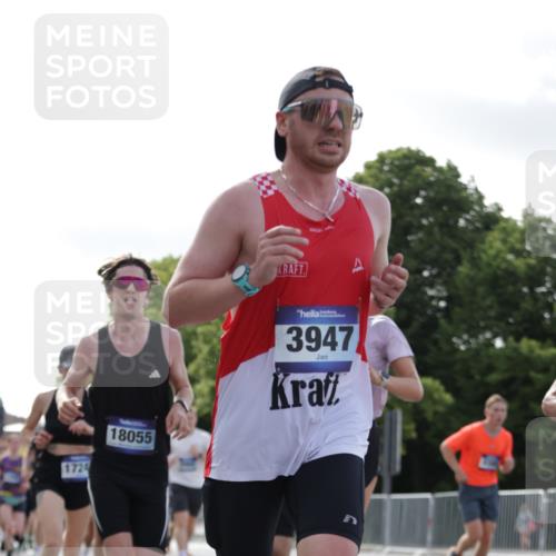 29.06.2025 - hella hamburg halbmarathon Jannik Wohlers http://msf.ph/oto/8219174 29.06.2025 09:50:33 Lombardsbrücke 1256, 1441, 1677, 1962, 2546, 2579, 3056, 3947, 4893, 5026, 5087, 5387, 5506, 5752, 5916, 6080, 6429, 6639, 6686, 6687, 7110, 7116, 7284, 7635, 8091, 8122, 8574, 8966, 9380, 9833, 10193, 10415, 10469, 11284, 11731, 11922, 12434, 13268, 13897, 14274, 14484, 14555, 14924, 15297, 15372, 15421, 15556, 15623, 15866, 15873, 16295, 16599, 16689, 17245, 17623, 17726, 18045, 18055, 18192, 18442, 18559 meine-sportfotos.de