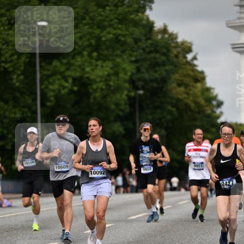 29.06.2025 - hella hamburg halbmarathon Dr. Thomas Lammeyer http://msf.ph/oto/8219241 29.06.2025 10:12:57 Kennedybrücke 1147, 1188, 1823, 2427, 2978, 3762, 4592, 4859, 5885, 6590, 6674, 7198, 7348, 7453, 9457, 9718, 9823, 9951, 9958, 10035, 10092, 10194, 10609, 10857 meine-sportfotos.de