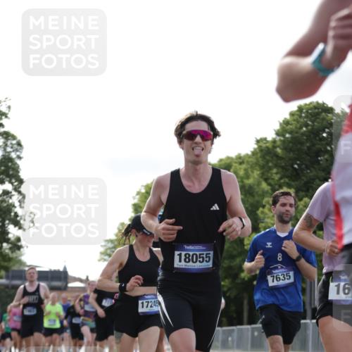 29.06.2025 - hella hamburg halbmarathon Jannik Wohlers http://msf.ph/oto/8219256 29.06.2025 09:50:34 Lombardsbrücke 1256, 1441, 1677, 1962, 2546, 2579, 3056, 3947, 4893, 5026, 5087, 5387, 5506, 5752, 5916, 6429, 6639, 6686, 6687, 7110, 7116, 7284, 7635, 8091, 8122, 8574, 8966, 9380, 9833, 10193, 10415, 10469, 11284, 11731, 11922, 12434, 13268, 13897, 14274, 14484, 14555, 14811, 14924, 15297, 15372, 15421, 15556, 15866, 15873, 16295, 16599, 16689, 17245, 17623, 18045, 18055, 18192, 18442, 18559, 18650 meine-sportfotos.de