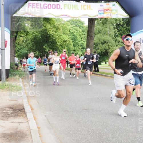 29.06.2025 - hella hamburg halbmarathon MichiJ http://msf.ph/oto/8219263 29.06.2025 10:24:08 Zwischen KM18-KM19 7466, 7867, 8901, 12204, 13343, 14952, 15390, 18419 meine-sportfotos.de