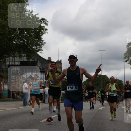 29.06.2025 - hella hamburg halbmarathon Yannick Fuchs http://msf.ph/oto/8219299 29.06.2025 10:45:58 20KM 2287, 2364, 2396, 2397, 2595, 2670, 2818, 4140, 4814, 5008, 5102, 5482, 6286, 6390, 6657, 6776, 7409, 7724, 7732, 7786, 8371, 8413, 8661, 8710, 8856, 9074, 9082, 9656, 9869, 10115, 11551, 11791, 12224, 12367, 12580, 13015, 13047, 13051, 13726, 13792, 14122, 14561, 14865, 15356, 15643, 15727, 15829, 15831, 16003, 16179, 16591, 17033, 17682, 17815, 17962, 17978, 17997, 18019, 18475, 18869, 18982 meine-sportfotos.de