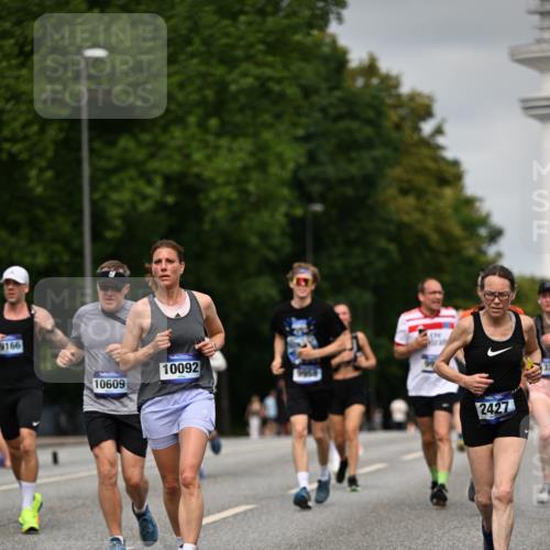 29.06.2025 - hella hamburg halbmarathon Dr. Thomas Lammeyer http://msf.ph/oto/8219305 29.06.2025 10:12:58 Kennedybrücke 1147, 1188, 1823, 2427, 2978, 3762, 4592, 4859, 5885, 6674, 7198, 7348, 9457, 9718, 9823, 9951, 9958, 10035, 10092, 10194, 10609, 10857 meine-sportfotos.de