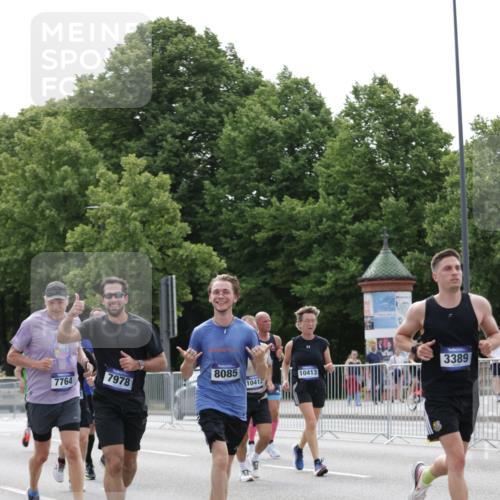 29.06.2025 - hella hamburg halbmarathon Jannik Wohlers http://msf.ph/oto/8219334 29.06.2025 10:27:16 Lombardsbrücke 2080, 3389, 4372, 5285, 6214, 7764, 7978, 8085, 9688, 10158, 10412, 10413, 12500, 13043, 14206, 16838, 17427, 17791, 18012, 18301, 18626, 18766 meine-sportfotos.de