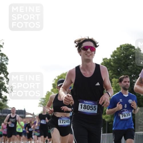 29.06.2025 - hella hamburg halbmarathon Jannik Wohlers http://msf.ph/oto/8219347 29.06.2025 09:50:34 Lombardsbrücke 1256, 1441, 1677, 1962, 2546, 2579, 3056, 3947, 4893, 5026, 5087, 5387, 5506, 5752, 5916, 6429, 6639, 6686, 6687, 7110, 7116, 7284, 7635, 8091, 8122, 8574, 8966, 9380, 9833, 10193, 10415, 10469, 11284, 11731, 11922, 12434, 13268, 13897, 14274, 14484, 14555, 14811, 14924, 15297, 15372, 15421, 15556, 15866, 15873, 16295, 16599, 16689, 17245, 17623, 18045, 18055, 18192, 18442, 18559, 18650 meine-sportfotos.de
