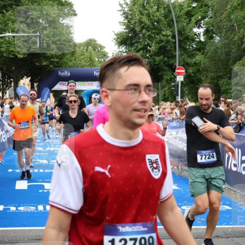 29.06.2025 - hella hamburg halbmarathon Zöllner http://msf.ph/oto/8219352 29.06.2025 10:52:06 Ziel 2595, 4033, 5336, 5378, 6390, 7130, 7409, 7724, 7732, 8413, 8977, 10057, 12580, 15356, 15506, 15829, 16179, 16666, 17978, 18869 meine-sportfotos.de