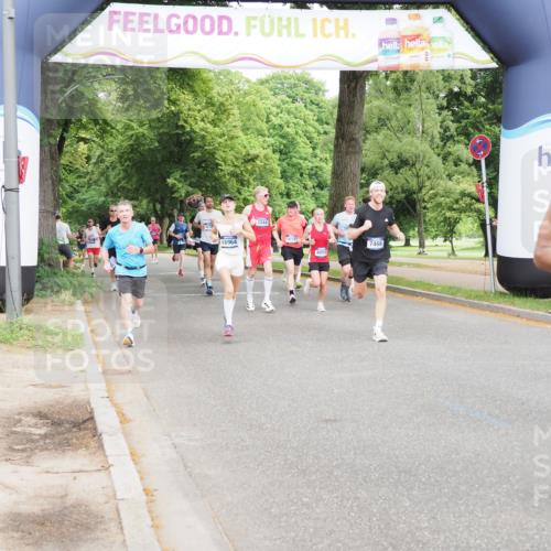 29.06.2025 - hella hamburg halbmarathon MichiJ http://msf.ph/oto/8219378 29.06.2025 10:24:09 Zwischen KM18-KM19 1344, 7466, 7867, 8901, 12204, 13343, 14952, 15390, 16964, 18419 meine-sportfotos.de