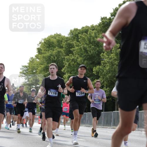 29.06.2025 - hella hamburg halbmarathon Jannik Wohlers http://msf.ph/oto/8219425 29.06.2025 09:50:35 Lombardsbrücke 1256, 1441, 1677, 1962, 2546, 2579, 3056, 3947, 4888, 4893, 5026, 5087, 5275, 5387, 5506, 5752, 5916, 6429, 6639, 6686, 6687, 7110, 7116, 7284, 7635, 8091, 8122, 8574, 8966, 9380, 9833, 10193, 10415, 10469, 11284, 11731, 11922, 12434, 12915, 13268, 13897, 14274, 14484, 14555, 14811, 14924, 15297, 15372, 15556, 15866, 15873, 16295, 16599, 16689, 17245, 18045, 18055, 18192, 18442, 18559, 18650 meine-sportfotos.de