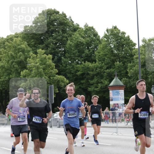 29.06.2025 - hella hamburg halbmarathon Jannik Wohlers http://msf.ph/oto/8219444 29.06.2025 10:27:16 Lombardsbrücke 2080, 3389, 4372, 5285, 6214, 7764, 7978, 8085, 9688, 10158, 10412, 10413, 12500, 13043, 14206, 16838, 17427, 17791, 18012, 18301, 18626, 18766 meine-sportfotos.de