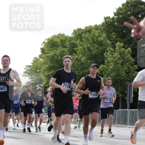 29.06.2025 - hella hamburg halbmarathon Jannik Wohlers http://msf.ph/oto/8219490 29.06.2025 09:50:36 Lombardsbrücke 1256, 1441, 1677, 1962, 2546, 2579, 3056, 3947, 4888, 4889, 4893, 5026, 5087, 5275, 5387, 5506, 5752, 5916, 6429, 6639, 6686, 6687, 7110, 7116, 7284, 7635, 8091, 8122, 8574, 8966, 9380, 9833, 10193, 10415, 10469, 11284, 11922, 12434, 12808, 12915, 13268, 13897, 14274, 14484, 14555, 14811, 14924, 15297, 15372, 15556, 15866, 15873, 16224, 16295, 16599, 16689, 17245, 18045, 18055, 18192, 18442, 18559, 18650 meine-sportfotos.de