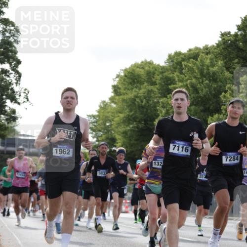 29.06.2025 - hella hamburg halbmarathon Jannik Wohlers http://msf.ph/oto/8219584 29.06.2025 09:50:36 Lombardsbrücke 1256, 1441, 1677, 1962, 2546, 2579, 3056, 3947, 4888, 4889, 4893, 5026, 5087, 5275, 5387, 5506, 5752, 5916, 6429, 6639, 6686, 6687, 7110, 7116, 7284, 7635, 8091, 8122, 8574, 8966, 9380, 9833, 10193, 10415, 10469, 11284, 11922, 12434, 12808, 12915, 13268, 13897, 14274, 14484, 14555, 14811, 14924, 15297, 15372, 15556, 15866, 15873, 16224, 16295, 16599, 16689, 17245, 18045, 18055, 18192, 18442, 18559, 18650 meine-sportfotos.de