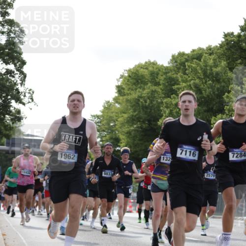29.06.2025 - hella hamburg halbmarathon Jannik Wohlers http://msf.ph/oto/8219596 29.06.2025 09:50:36 Lombardsbrücke 1256, 1441, 1677, 1962, 2546, 2579, 3056, 3947, 4888, 4889, 4893, 5026, 5087, 5275, 5387, 5506, 5752, 5916, 6429, 6639, 6686, 6687, 7110, 7116, 7284, 7635, 8091, 8122, 8574, 8966, 9380, 9833, 10193, 10415, 10469, 11284, 11922, 12434, 12808, 12915, 13268, 13897, 14274, 14484, 14555, 14811, 14924, 15297, 15372, 15556, 15866, 15873, 16224, 16295, 16599, 16689, 17245, 18045, 18055, 18192, 18442, 18559, 18650 meine-sportfotos.de