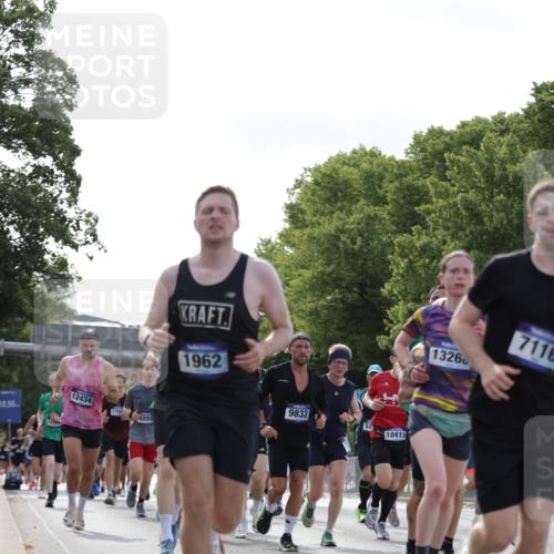 29.06.2025 - hella hamburg halbmarathon Jannik Wohlers http://msf.ph/oto/8219676 29.06.2025 09:50:37 Lombardsbrücke 1256, 1441, 1677, 1962, 2546, 2579, 3056, 3947, 4888, 4889, 4893, 5026, 5087, 5275, 5387, 5506, 6429, 6639, 7110, 7116, 7284, 7635, 8091, 8122, 8319, 8574, 8966, 9380, 9833, 10193, 10415, 10469, 11922, 12434, 12808, 12915, 13268, 13897, 14274, 14484, 14811, 14924, 15372, 15556, 15866, 15873, 16224, 16295, 16599, 16689, 17245, 17668, 18045, 18055, 18192, 18274, 18442, 18559, 18650 meine-sportfotos.de