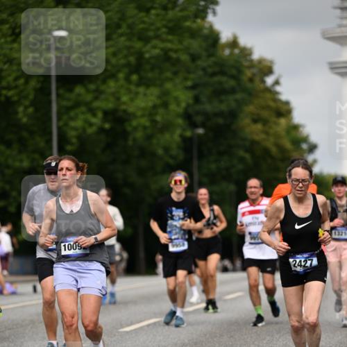 29.06.2025 - hella hamburg halbmarathon Dr. Thomas Lammeyer http://msf.ph/oto/8219746 29.06.2025 10:12:58 Kennedybrücke 1147, 1188, 1823, 2427, 2978, 3762, 4592, 4859, 5885, 6674, 7198, 7348, 9457, 9718, 9823, 9951, 9958, 10035, 10092, 10194, 10609, 10857 meine-sportfotos.de