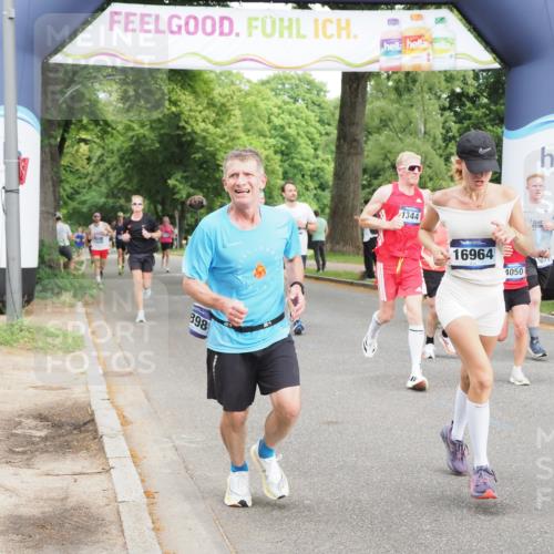 29.06.2025 - hella hamburg halbmarathon MichiJ http://msf.ph/oto/8219780 29.06.2025 10:24:11 Zwischen KM18-KM19 1344, 4050, 4740, 7466, 7867, 8901, 10771, 11898, 12204, 13343, 14952, 15390, 15991, 16964, 18419 meine-sportfotos.de