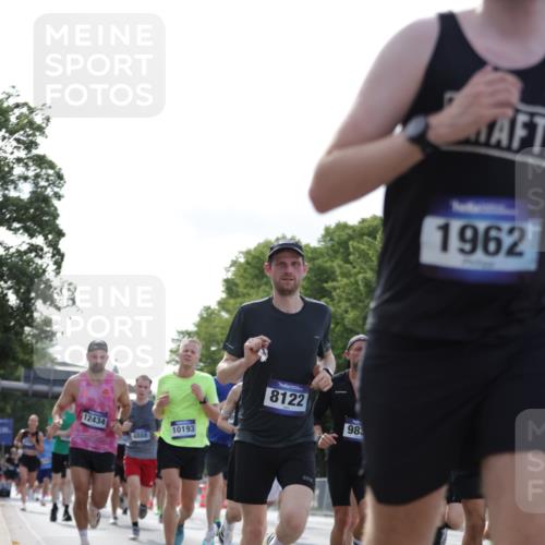29.06.2025 - hella hamburg halbmarathon Jannik Wohlers http://msf.ph/oto/8219801 29.06.2025 09:50:38 Lombardsbrücke 1256, 1441, 1677, 1962, 2546, 2579, 3056, 3947, 4888, 4889, 5026, 5087, 5275, 5387, 5506, 6429, 6593, 6639, 7110, 7116, 7284, 7635, 8091, 8122, 8319, 8574, 8966, 9371, 9380, 9755, 9833, 10193, 10415, 10469, 11922, 12153, 12434, 12808, 12915, 13268, 13525, 13897, 14274, 14484, 14811, 14924, 15372, 15556, 15866, 15873, 16224, 16295, 16689, 17245, 17668, 18045, 18055, 18192, 18274, 18442, 18559, 18650 meine-sportfotos.de
