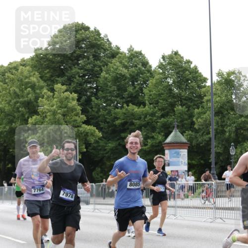 29.06.2025 - hella hamburg halbmarathon Jannik Wohlers http://msf.ph/oto/8219840 29.06.2025 10:27:16 Lombardsbrücke 2080, 3389, 4372, 5285, 6214, 7764, 7978, 8085, 9688, 10158, 10412, 10413, 12500, 13043, 14206, 16838, 17427, 17791, 18012, 18301, 18626, 18766 meine-sportfotos.de