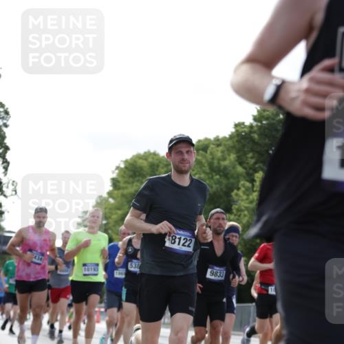 29.06.2025 - hella hamburg halbmarathon Jannik Wohlers http://msf.ph/oto/8219858 29.06.2025 09:50:39 Lombardsbrücke 1256, 1441, 1677, 1962, 2546, 2579, 3056, 3947, 4888, 4889, 5026, 5087, 5275, 5387, 5506, 6429, 6593, 6639, 7110, 7116, 7284, 7635, 8091, 8122, 8319, 8574, 8966, 9371, 9380, 9755, 9833, 10193, 10415, 10469, 11922, 12153, 12434, 12808, 12915, 13268, 13525, 13897, 14274, 14484, 14811, 14924, 15372, 15556, 15706, 15866, 15873, 16224, 16295, 16689, 17245, 17668, 18045, 18055, 18192, 18274, 18442, 18559, 18650 meine-sportfotos.de