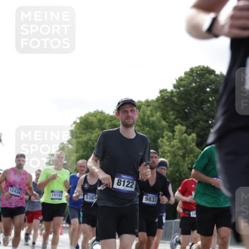 29.06.2025 - hella hamburg halbmarathon Jannik Wohlers http://msf.ph/oto/8219874 29.06.2025 09:50:39 Lombardsbrücke 1256, 1441, 1677, 1962, 2546, 2579, 3056, 3947, 4888, 4889, 5026, 5087, 5275, 5387, 5506, 6429, 6593, 6639, 7110, 7116, 7284, 7635, 8091, 8122, 8319, 8574, 8966, 9371, 9380, 9755, 9833, 10193, 10415, 10469, 11922, 12153, 12434, 12808, 12915, 13268, 13525, 13897, 14274, 14484, 14811, 14924, 15372, 15556, 15706, 15866, 15873, 16224, 16295, 16689, 17245, 17668, 18045, 18055, 18192, 18274, 18442, 18559, 18650 meine-sportfotos.de