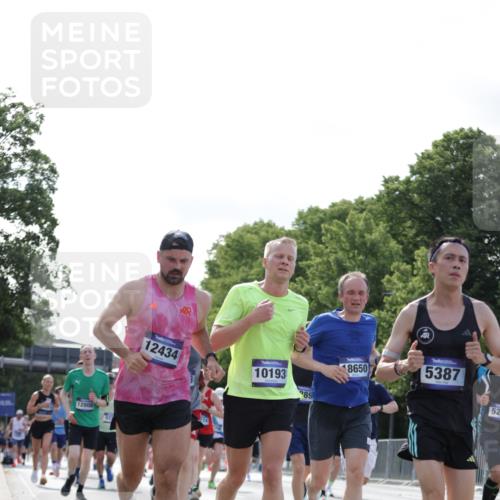 29.06.2025 - hella hamburg halbmarathon Jannik Wohlers http://msf.ph/oto/8220015 29.06.2025 09:50:40 Lombardsbrücke 1256, 1441, 1677, 1962, 2579, 3056, 3947, 4854, 4888, 4889, 5026, 5087, 5275, 5387, 6429, 6593, 6639, 7110, 7116, 7284, 7635, 8091, 8122, 8319, 8574, 8966, 9371, 9380, 9755, 9833, 10193, 10415, 10469, 11922, 12153, 12434, 12808, 12915, 13268, 13525, 14274, 14484, 14811, 14924, 15556, 15654, 15706, 15866, 15873, 16224, 16295, 16689, 17245, 17668, 18045, 18055, 18192, 18274, 18442, 18559, 18650, 18963 meine-sportfotos.de