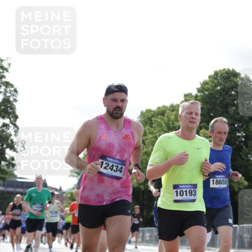 29.06.2025 - hella hamburg halbmarathon Jannik Wohlers http://msf.ph/oto/8220079 29.06.2025 09:50:41 Lombardsbrücke 1256, 1441, 1677, 1962, 2579, 3947, 4854, 4888, 4889, 5087, 5275, 5387, 6429, 6593, 6639, 6901, 7110, 7116, 7284, 7635, 8091, 8122, 8319, 8574, 8966, 9262, 9371, 9380, 9755, 9833, 10193, 10415, 10469, 11907, 11922, 12153, 12434, 12808, 12915, 13268, 13525, 14093, 14274, 14484, 14811, 14924, 15556, 15654, 15706, 15866, 15873, 16224, 16295, 16689, 17245, 17668, 18045, 18055, 18192, 18274, 18442, 18650, 18963 meine-sportfotos.de