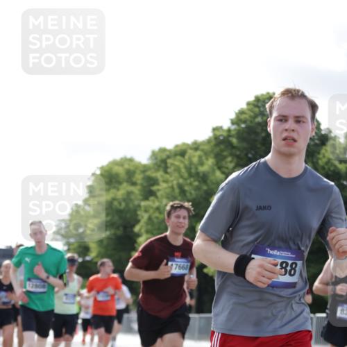 29.06.2025 - hella hamburg halbmarathon Jannik Wohlers http://msf.ph/oto/8220127 29.06.2025 09:50:42 Lombardsbrücke 1256, 1441, 1677, 1962, 2579, 3947, 4854, 4888, 4889, 5087, 5275, 5387, 6429, 6593, 6639, 6721, 6901, 7116, 7284, 7635, 8091, 8122, 8319, 8966, 9262, 9313, 9371, 9380, 9755, 9833, 10193, 10415, 10469, 11907, 11922, 12153, 12385, 12434, 12808, 12915, 13268, 13525, 14093, 14274, 14484, 14811, 14924, 15654, 15706, 15866, 15873, 16224, 16295, 16689, 17245, 17668, 18045, 18055, 18192, 18274, 18442, 18650, 18963 meine-sportfotos.de