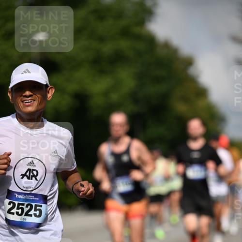 29.06.2025 - hella hamburg halbmarathon Dr. Thomas Lammeyer http://msf.ph/oto/8220181 29.06.2025 09:49:33 Kennedybrücke 2525, 3809, 3843, 3955, 4812, 5042, 6169, 6495, 7055, 7845, 7901, 8784, 8956, 9345, 10298, 10453, 10929, 11199 meine-sportfotos.de