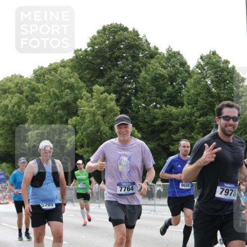 29.06.2025 - hella hamburg halbmarathon Jannik Wohlers http://msf.ph/oto/8220211 29.06.2025 10:27:17 Lombardsbrücke 2080, 3389, 4372, 5177, 5285, 6214, 7764, 7978, 8085, 9688, 10158, 10412, 10413, 13043, 14206, 16838, 17427, 17791, 18012, 18301, 18626, 18766 meine-sportfotos.de