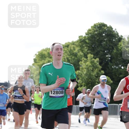29.06.2025 - hella hamburg halbmarathon Jannik Wohlers http://msf.ph/oto/8220215 29.06.2025 09:50:44 Lombardsbrücke 1256, 1441, 1677, 1962, 2579, 3700, 3947, 4854, 4888, 4889, 5087, 5275, 5387, 6429, 6593, 6639, 6721, 6901, 7116, 7284, 7635, 7693, 8091, 8122, 8319, 8966, 9262, 9313, 9371, 9380, 9755, 9833, 10193, 10415, 10469, 11907, 11922, 12153, 12385, 12434, 12808, 12915, 13268, 13525, 14093, 14274, 14447, 14484, 14811, 15654, 15706, 15866, 15873, 16224, 16295, 16761, 17245, 17492, 17668, 18045, 18055, 18192, 18274, 18650, 18963 meine-sportfotos.de