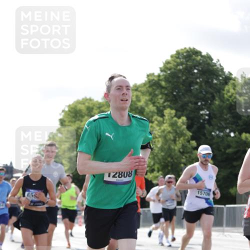 29.06.2025 - hella hamburg halbmarathon Jannik Wohlers http://msf.ph/oto/8220247 29.06.2025 09:50:44 Lombardsbrücke 1256, 1441, 1677, 1962, 2579, 3700, 3947, 4854, 4888, 4889, 5087, 5275, 5387, 6429, 6593, 6639, 6721, 6901, 7116, 7284, 7635, 7693, 8091, 8122, 8319, 8966, 9262, 9313, 9371, 9380, 9755, 9833, 10193, 10415, 10469, 11907, 11922, 12153, 12385, 12434, 12808, 12915, 13268, 13525, 14093, 14274, 14447, 14484, 14811, 15654, 15706, 15866, 15873, 16224, 16295, 16761, 17245, 17492, 17668, 18045, 18055, 18192, 18274, 18650, 18963 meine-sportfotos.de