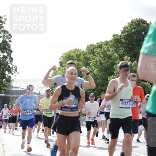 29.06.2025 - hella hamburg halbmarathon Jannik Wohlers http://msf.ph/oto/8220267 29.06.2025 09:50:45 Lombardsbrücke 1256, 1677, 1941, 1962, 2579, 3700, 3947, 4854, 4888, 4889, 5087, 5275, 5387, 6429, 6593, 6639, 6721, 6901, 7116, 7284, 7635, 7693, 8091, 8122, 8319, 8966, 9262, 9313, 9371, 9380, 9755, 9833, 9885, 10193, 10415, 10469, 11907, 11922, 12153, 12385, 12434, 12808, 12915, 13268, 13525, 14093, 14274, 14447, 14484, 14811, 14816, 15654, 15706, 15866, 15873, 16224, 16295, 16761, 17245, 17492, 17668, 17834, 18055, 18192, 18274, 18650, 18963 meine-sportfotos.de
