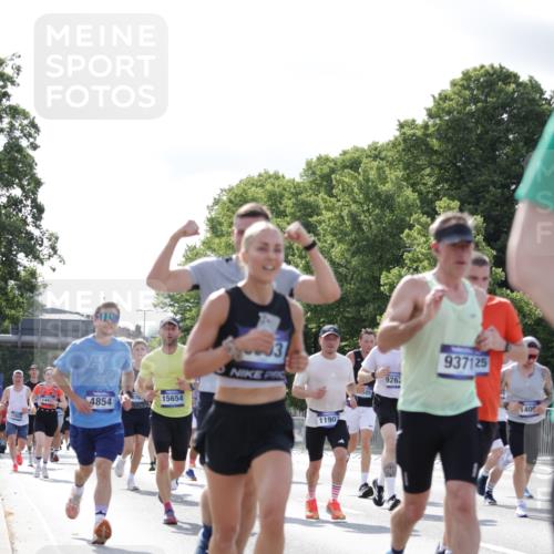 29.06.2025 - hella hamburg halbmarathon Jannik Wohlers http://msf.ph/oto/8220278 29.06.2025 09:50:45 Lombardsbrücke 1256, 1677, 1941, 1962, 2579, 3700, 3947, 4854, 4888, 4889, 5087, 5275, 5387, 6429, 6593, 6639, 6721, 6901, 7116, 7284, 7635, 7693, 8091, 8122, 8319, 8966, 9262, 9313, 9371, 9380, 9755, 9833, 9885, 10193, 10415, 10469, 11907, 11922, 12153, 12385, 12434, 12808, 12915, 13268, 13525, 14093, 14274, 14447, 14484, 14811, 14816, 15654, 15706, 15866, 15873, 16224, 16295, 16761, 17245, 17492, 17668, 17834, 18055, 18192, 18274, 18650, 18963 meine-sportfotos.de