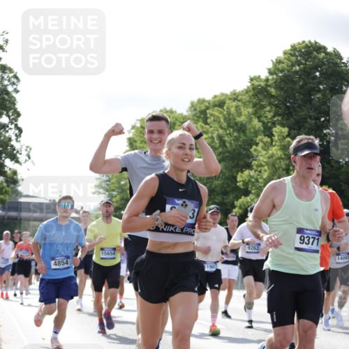 29.06.2025 - hella hamburg halbmarathon Jannik Wohlers http://msf.ph/oto/8220294 29.06.2025 09:50:45 Lombardsbrücke 1256, 1677, 1941, 1962, 2579, 3700, 3947, 4854, 4888, 4889, 5087, 5275, 5387, 6429, 6593, 6639, 6721, 6901, 7116, 7284, 7635, 7693, 8091, 8122, 8319, 8966, 9262, 9313, 9371, 9380, 9755, 9833, 9885, 10193, 10415, 10469, 11907, 11922, 12153, 12385, 12434, 12808, 12915, 13268, 13525, 14093, 14274, 14447, 14484, 14811, 14816, 15654, 15706, 15866, 15873, 16224, 16295, 16761, 17245, 17492, 17668, 17834, 18055, 18192, 18274, 18650, 18963 meine-sportfotos.de