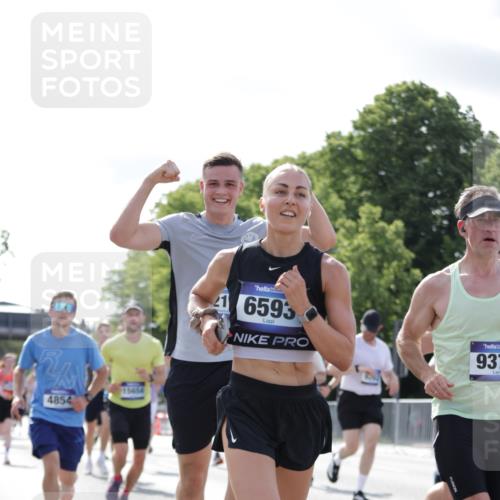 29.06.2025 - hella hamburg halbmarathon Jannik Wohlers http://msf.ph/oto/8220350 29.06.2025 09:50:45 Lombardsbrücke 1256, 1677, 1941, 1962, 2579, 3700, 3947, 4854, 4888, 4889, 5087, 5275, 5387, 6429, 6593, 6639, 6721, 6901, 7116, 7284, 7635, 7693, 8091, 8122, 8319, 8966, 9262, 9313, 9371, 9380, 9755, 9833, 9885, 10193, 10415, 10469, 11907, 11922, 12153, 12385, 12434, 12808, 12915, 13268, 13525, 14093, 14274, 14447, 14484, 14811, 14816, 15654, 15706, 15866, 15873, 16224, 16295, 16761, 17245, 17492, 17668, 17834, 18055, 18192, 18274, 18650, 18963 meine-sportfotos.de