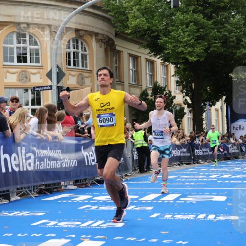 29.06.2025 - hella hamburg halbmarathon Strokosch-Dieckow http://msf.ph/oto/8220354 29.06.2025 10:28:44 Ziel 1953, 2604, 3968, 6090, 10222, 10486, 15655, 17213, 17428, 18763 meine-sportfotos.de
