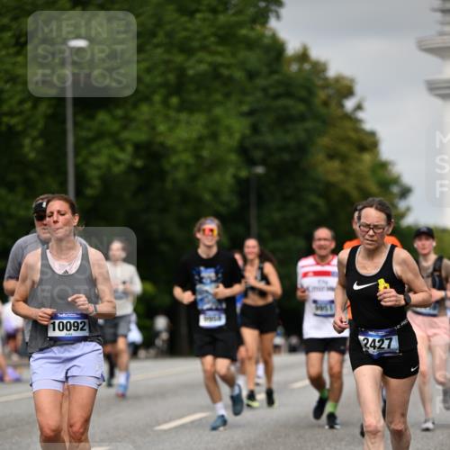 29.06.2025 - hella hamburg halbmarathon Dr. Thomas Lammeyer http://msf.ph/oto/8220359 29.06.2025 10:12:59 Kennedybrücke 1147, 1188, 1823, 2427, 2978, 3762, 4592, 4859, 5885, 6674, 7198, 7348, 9718, 9823, 9951, 9958, 10035, 10092, 10194, 10609, 10857 meine-sportfotos.de