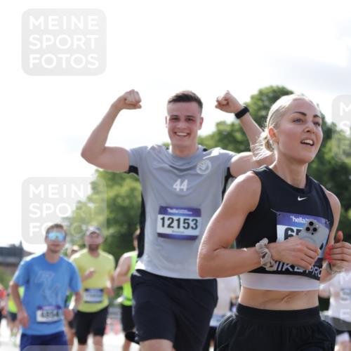 29.06.2025 - hella hamburg halbmarathon Jannik Wohlers http://msf.ph/oto/8220412 29.06.2025 09:50:46 Lombardsbrücke 1256, 1677, 1941, 1962, 2579, 3700, 3947, 4854, 4888, 4889, 5087, 5275, 5387, 6429, 6593, 6639, 6721, 6901, 7116, 7284, 7378, 7635, 7693, 7962, 8122, 8319, 8966, 9262, 9313, 9371, 9380, 9755, 9833, 9885, 10193, 10415, 10469, 11907, 11922, 12153, 12385, 12434, 12808, 12915, 13268, 13525, 14093, 14274, 14447, 14811, 14816, 15654, 15706, 15866, 15873, 16224, 16295, 16761, 17245, 17492, 17668, 17834, 18055, 18192, 18274, 18650, 18963 meine-sportfotos.de