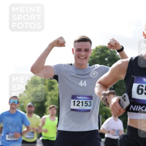 29.06.2025 - hella hamburg halbmarathon Jannik Wohlers http://msf.ph/oto/8220441 29.06.2025 09:50:46 Lombardsbrücke 1256, 1677, 1941, 1962, 2579, 3700, 3947, 4854, 4888, 4889, 5087, 5275, 5387, 6429, 6593, 6639, 6721, 6901, 7116, 7284, 7378, 7635, 7693, 7962, 8122, 8319, 8966, 9262, 9313, 9371, 9380, 9755, 9833, 9885, 10193, 10415, 10469, 11907, 11922, 12153, 12385, 12434, 12808, 12915, 13268, 13525, 14093, 14274, 14447, 14811, 14816, 15654, 15706, 15866, 15873, 16224, 16295, 16761, 17245, 17492, 17668, 17834, 18055, 18192, 18274, 18650, 18963 meine-sportfotos.de