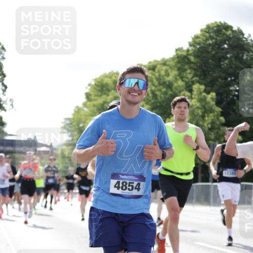 29.06.2025 - hella hamburg halbmarathon Jannik Wohlers http://msf.ph/oto/8220467 29.06.2025 09:50:47 Lombardsbrücke 1256, 1677, 1941, 1962, 2579, 3700, 4854, 4888, 4889, 5087, 5275, 5387, 6593, 6721, 6901, 7116, 7284, 7378, 7635, 7693, 7962, 8122, 8319, 8966, 9262, 9313, 9371, 9380, 9755, 9833, 9885, 10193, 10415, 10469, 11907, 11922, 12153, 12385, 12434, 12808, 12915, 13268, 13525, 14093, 14201, 14210, 14447, 14811, 14816, 15654, 15706, 15866, 15873, 16224, 16295, 16761, 17245, 17492, 17668, 17834, 18055, 18274, 18650, 18963 meine-sportfotos.de