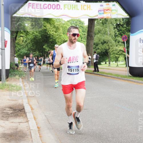 29.06.2025 - hella hamburg halbmarathon MichiJ http://msf.ph/oto/8220468 29.06.2025 10:24:17 Zwischen KM18-KM19 1344, 4050, 4740, 6032, 10771, 11559, 11898, 13419, 14603, 15115, 15991, 16964 meine-sportfotos.de