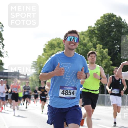 29.06.2025 - hella hamburg halbmarathon Jannik Wohlers http://msf.ph/oto/8220482 29.06.2025 09:50:47 Lombardsbrücke 1256, 1677, 1941, 1962, 2579, 3700, 4854, 4888, 4889, 5087, 5275, 5387, 6593, 6721, 6901, 7116, 7284, 7378, 7635, 7693, 7962, 8122, 8319, 8966, 9262, 9313, 9371, 9380, 9755, 9833, 9885, 10193, 10415, 10469, 11907, 11922, 12153, 12385, 12434, 12808, 12915, 13268, 13525, 14093, 14201, 14210, 14447, 14811, 14816, 15654, 15706, 15866, 15873, 16224, 16295, 16761, 17245, 17492, 17668, 17834, 18055, 18274, 18650, 18963 meine-sportfotos.de