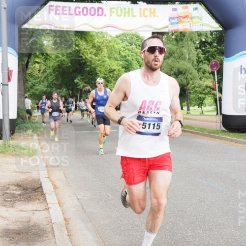 29.06.2025 - hella hamburg halbmarathon MichiJ http://msf.ph/oto/8220491 29.06.2025 10:24:17 Zwischen KM18-KM19 1344, 4050, 4740, 6032, 10771, 11559, 11898, 13419, 14603, 15115, 15991, 16964 meine-sportfotos.de