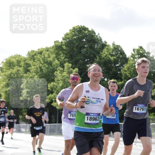 29.06.2025 - hella hamburg halbmarathon Jannik Wohlers http://msf.ph/oto/8220529 29.06.2025 09:50:49 Lombardsbrücke 1136, 1256, 1912, 1941, 1962, 2579, 3700, 4854, 4888, 4889, 5087, 5275, 5387, 6593, 6721, 6901, 7116, 7284, 7378, 7693, 7962, 8122, 8319, 8966, 9262, 9313, 9371, 9755, 9833, 9885, 10193, 10415, 10469, 11907, 11922, 12153, 12385, 12434, 12808, 12915, 13268, 13525, 14093, 14201, 14210, 14447, 14811, 14816, 15424, 15654, 15706, 15862, 16224, 16295, 16761, 17492, 17668, 17834, 18274, 18650, 18963 meine-sportfotos.de