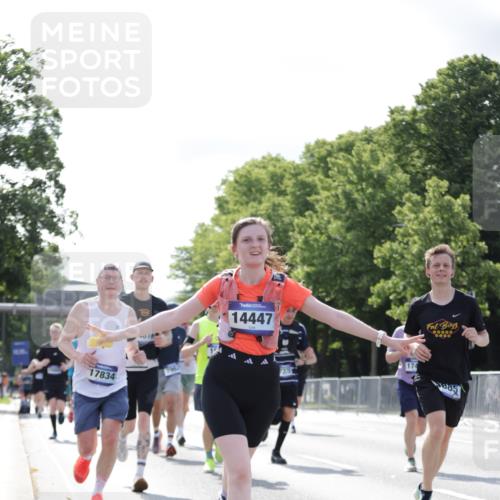 29.06.2025 - hella hamburg halbmarathon Jannik Wohlers http://msf.ph/oto/8220565 29.06.2025 09:50:50 Lombardsbrücke 1136, 1256, 1912, 1941, 1962, 2579, 3700, 4854, 4888, 4889, 5275, 5387, 6593, 6721, 6901, 7116, 7284, 7378, 7693, 7962, 8122, 8319, 8966, 9262, 9313, 9371, 9755, 9833, 9885, 10193, 10415, 10469, 11907, 11922, 12153, 12385, 12434, 12808, 12915, 13268, 13525, 14093, 14201, 14210, 14447, 14811, 14816, 15424, 15654, 15706, 15862, 16224, 16295, 16656, 16761, 17492, 17668, 17834, 18274, 18650, 18963 meine-sportfotos.de