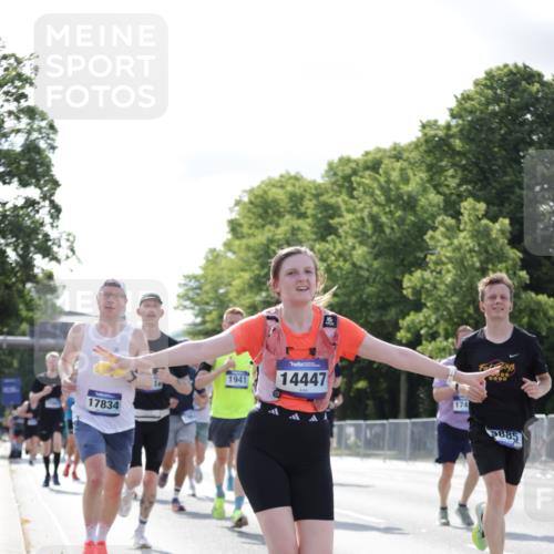 29.06.2025 - hella hamburg halbmarathon Jannik Wohlers http://msf.ph/oto/8220583 29.06.2025 09:50:50 Lombardsbrücke 1136, 1256, 1912, 1941, 1962, 2579, 3700, 4854, 4888, 4889, 5275, 5387, 6593, 6721, 6901, 7116, 7284, 7378, 7693, 7962, 8122, 8319, 8966, 9262, 9313, 9371, 9755, 9833, 9885, 10193, 10415, 10469, 11907, 11922, 12153, 12385, 12434, 12808, 12915, 13268, 13525, 14093, 14201, 14210, 14447, 14811, 14816, 15424, 15654, 15706, 15862, 16224, 16295, 16656, 16761, 17492, 17668, 17834, 18274, 18650, 18963 meine-sportfotos.de