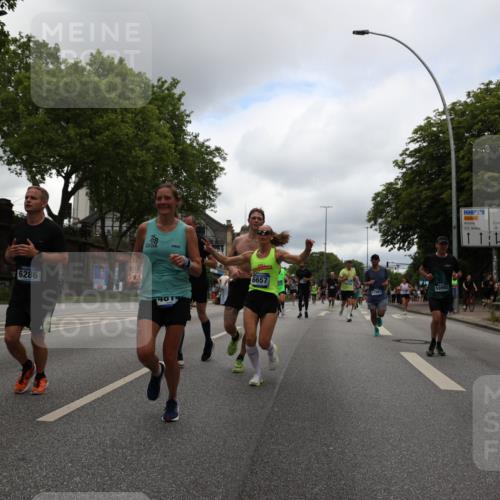 29.06.2025 - hella hamburg halbmarathon Yannick Fuchs http://msf.ph/oto/8220595 29.06.2025 10:46:02 20KM 2287, 2364, 2396, 2397, 2595, 2670, 2818, 4140, 4814, 5008, 5032, 5093, 5102, 5482, 6286, 6390, 6657, 7409, 7724, 7732, 8371, 8413, 8661, 8710, 9082, 9093, 10115, 11551, 11791, 12224, 12367, 12580, 13015, 13047, 13051, 13792, 14122, 14300, 14561, 15356, 15643, 15727, 15829, 15831, 16003, 16179, 16357, 16591, 17033, 17815, 17978, 17997, 18019, 18475, 18801, 18869, 18982 meine-sportfotos.de