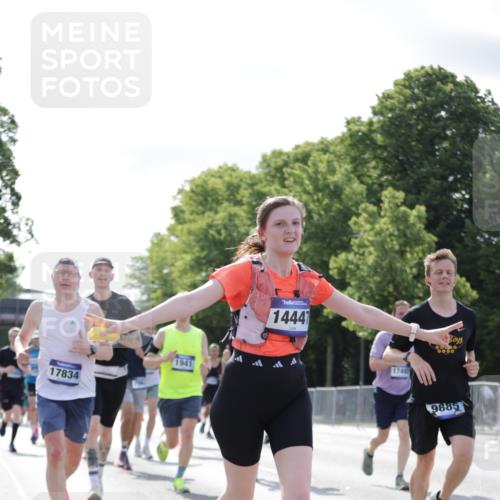 29.06.2025 - hella hamburg halbmarathon Jannik Wohlers http://msf.ph/oto/8220605 29.06.2025 09:50:50 Lombardsbrücke 1136, 1256, 1912, 1941, 1962, 2579, 3700, 4854, 4888, 4889, 5275, 5387, 6593, 6721, 6901, 7116, 7284, 7378, 7693, 7962, 8122, 8319, 8966, 9262, 9313, 9371, 9755, 9833, 9885, 10193, 10415, 10469, 11907, 11922, 12153, 12385, 12434, 12808, 12915, 13268, 13525, 14093, 14201, 14210, 14447, 14811, 14816, 15424, 15654, 15706, 15862, 16224, 16295, 16656, 16761, 17492, 17668, 17834, 18274, 18650, 18963 meine-sportfotos.de