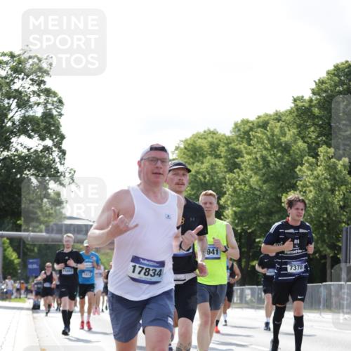 29.06.2025 - hella hamburg halbmarathon Jannik Wohlers http://msf.ph/oto/8220667 29.06.2025 09:50:51 Lombardsbrücke 1136, 1256, 1912, 1941, 1962, 2579, 3700, 4854, 4888, 4889, 5275, 5387, 6593, 6721, 6901, 7116, 7284, 7378, 7693, 7962, 8122, 8319, 8966, 9262, 9313, 9371, 9755, 9833, 9885, 10193, 10415, 10469, 11049, 11907, 11922, 12153, 12385, 12434, 12808, 12915, 13268, 13525, 14093, 14201, 14210, 14447, 14811, 14816, 15424, 15654, 15706, 15862, 16224, 16295, 16656, 16761, 17492, 17668, 17834, 18274, 18650, 18963 meine-sportfotos.de
